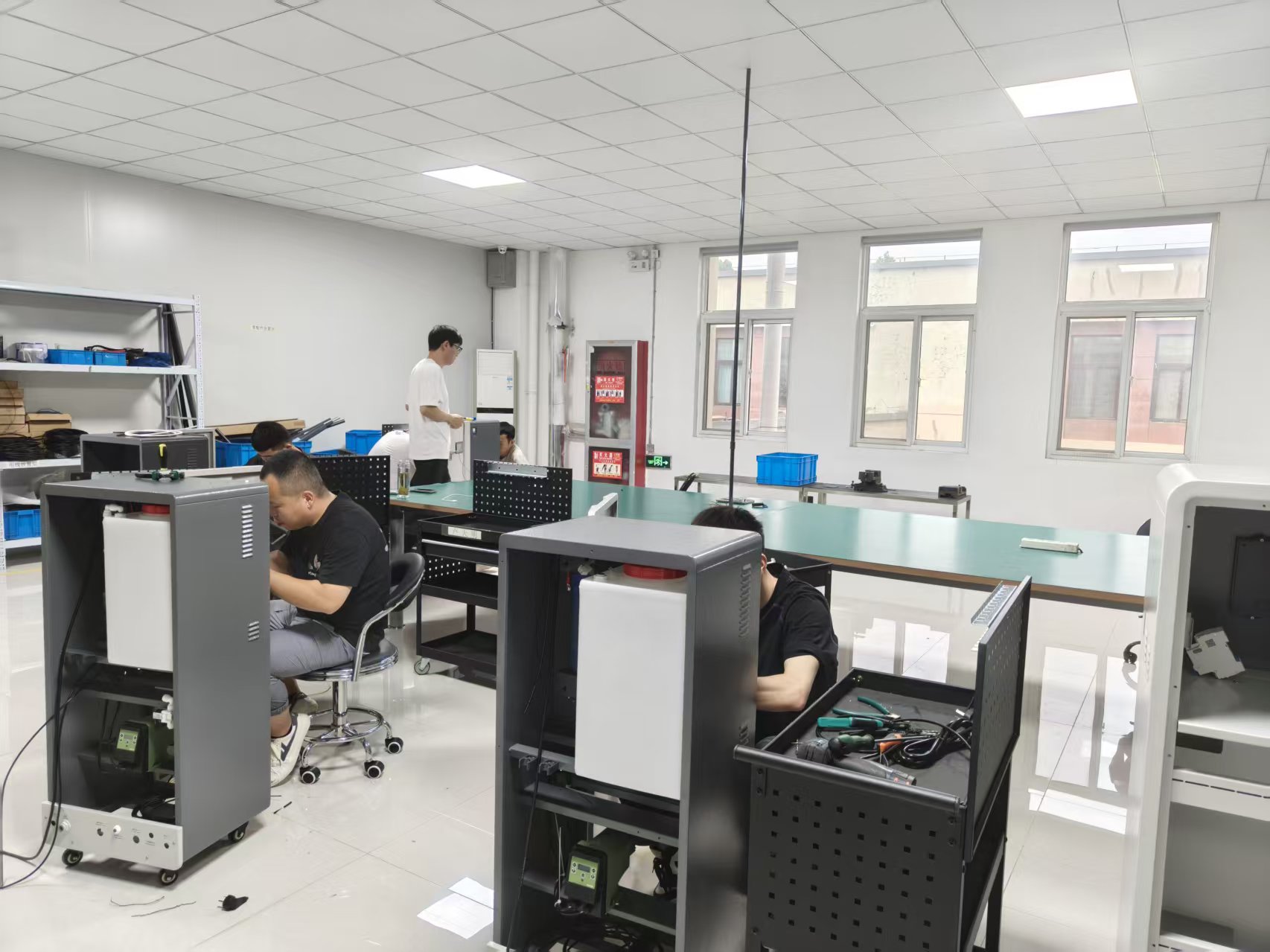 飛藍次氯酸發生器設備調試，加緊工期